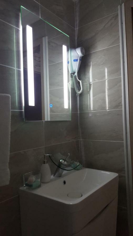 Apartmani Sarm Vir Exterior foto