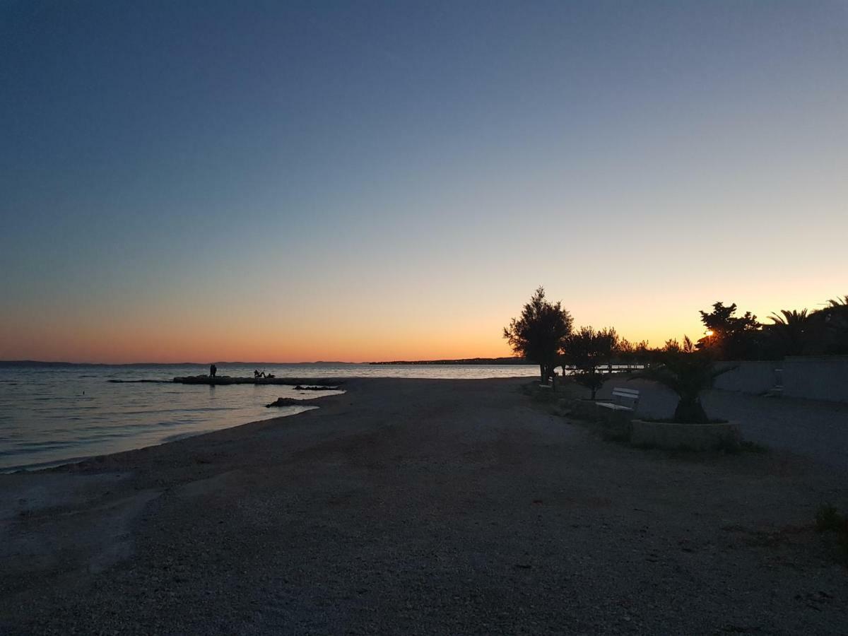 Apartmani Sarm Vir Exterior foto
