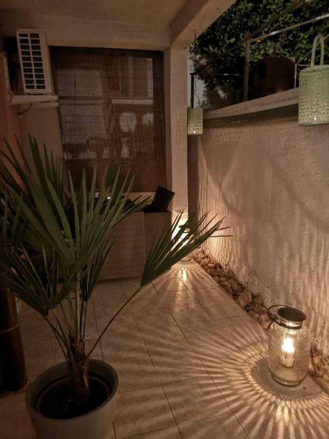 Apartmani Sarm Vir Exterior foto